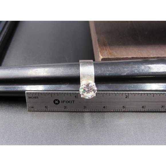 Size 8.75 Sterling Silver Clear Cubic Zirconia Brilliant Gem Band Ring - Picture 7 of 8